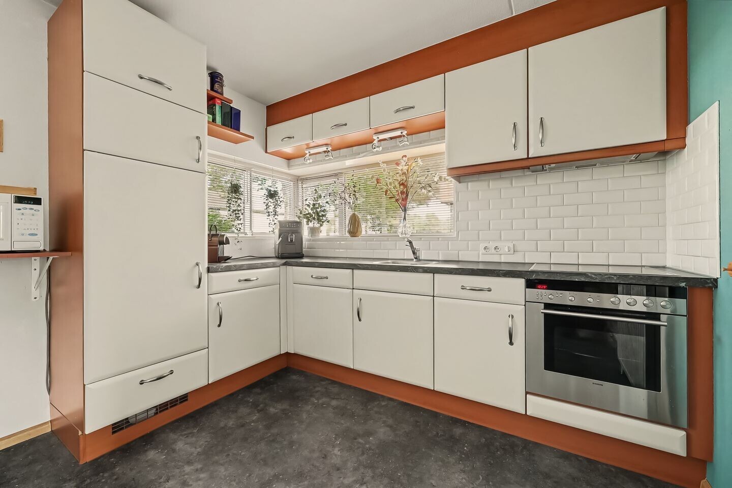 Tussenwoning te koop: Volkerakstraat 15, Middelburg