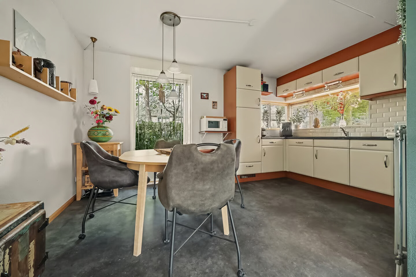 Tussenwoning te koop: Volkerakstraat 15, Middelburg