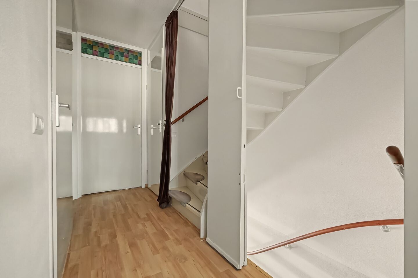 Tussenwoning te koop: Volkerakstraat 15, Middelburg