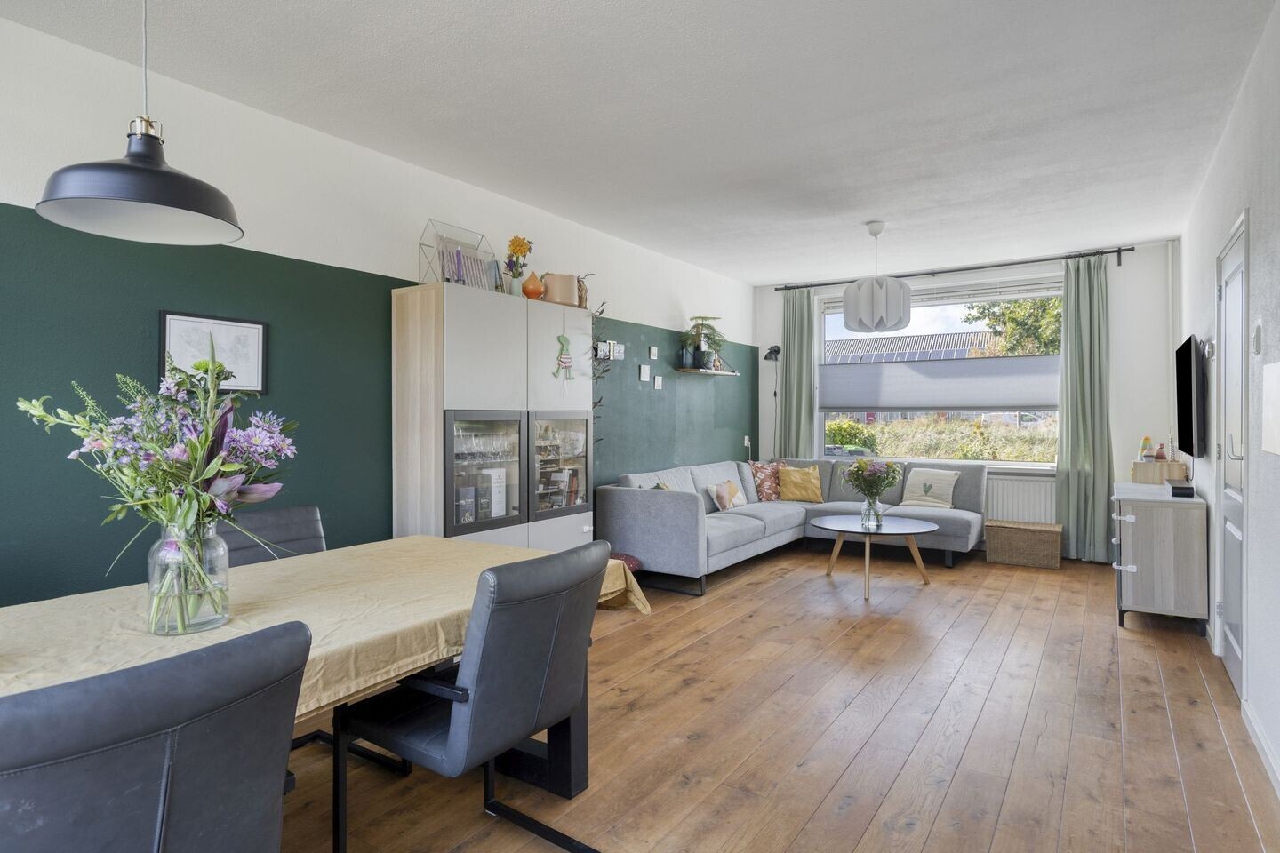 Tussenwoning te koop: Stadhouderslaan 55, Middelburg