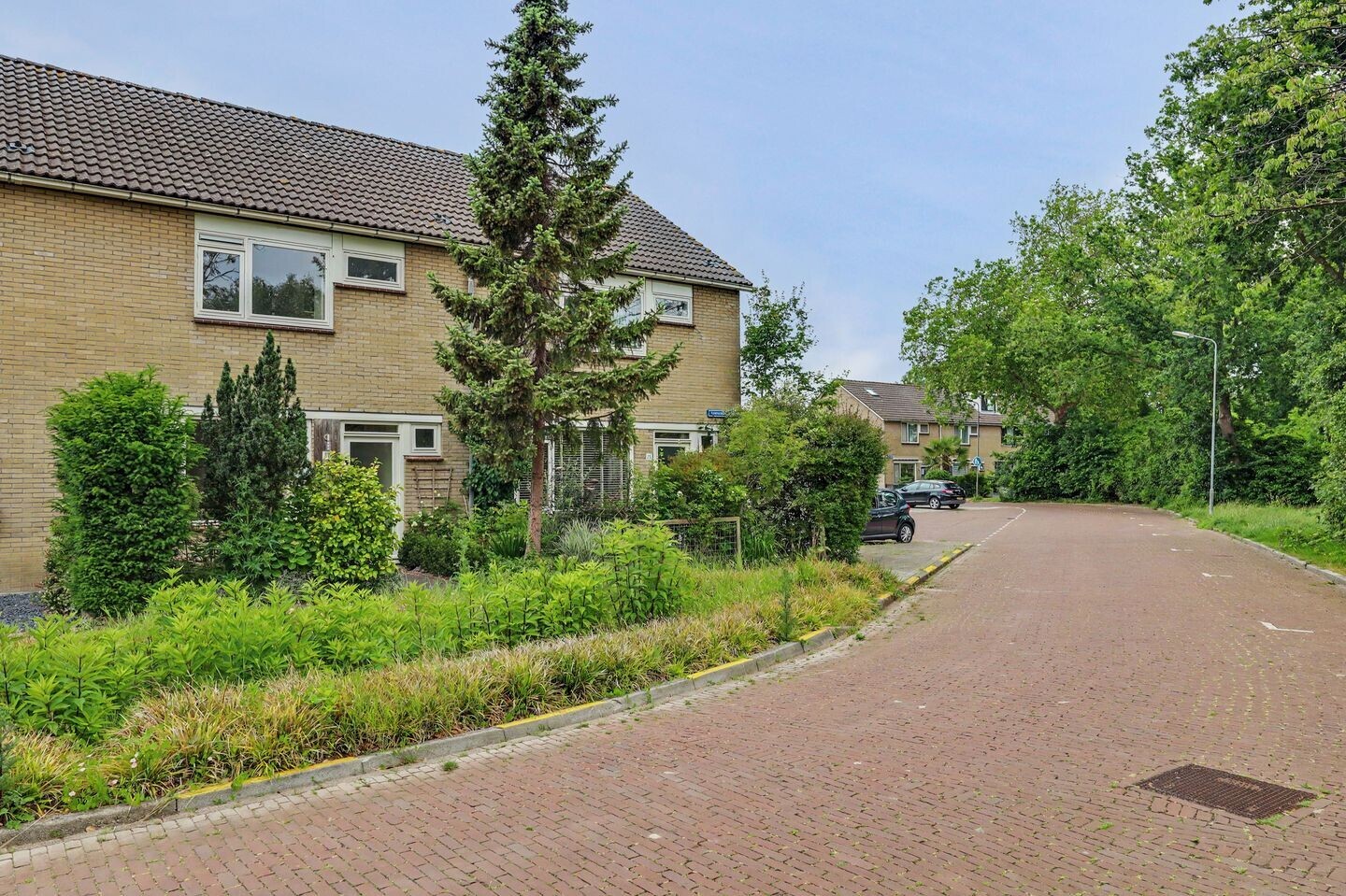 Tussenwoning te koop: Vromoldsland 27, Middelburg