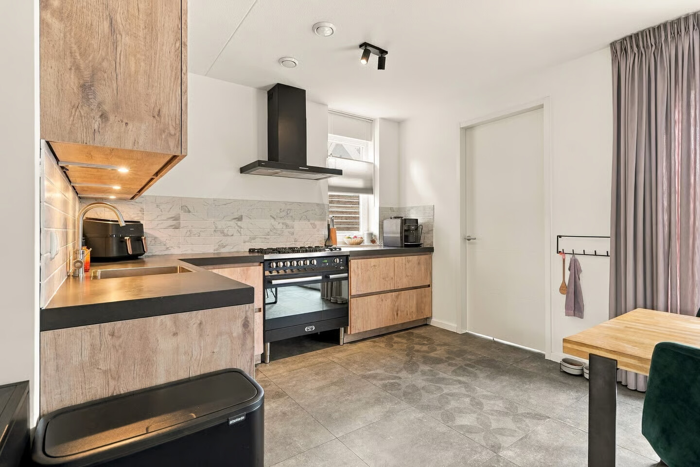 Twee-onder-één-kap te koop: Eendrachtsweg 91, Middelburg