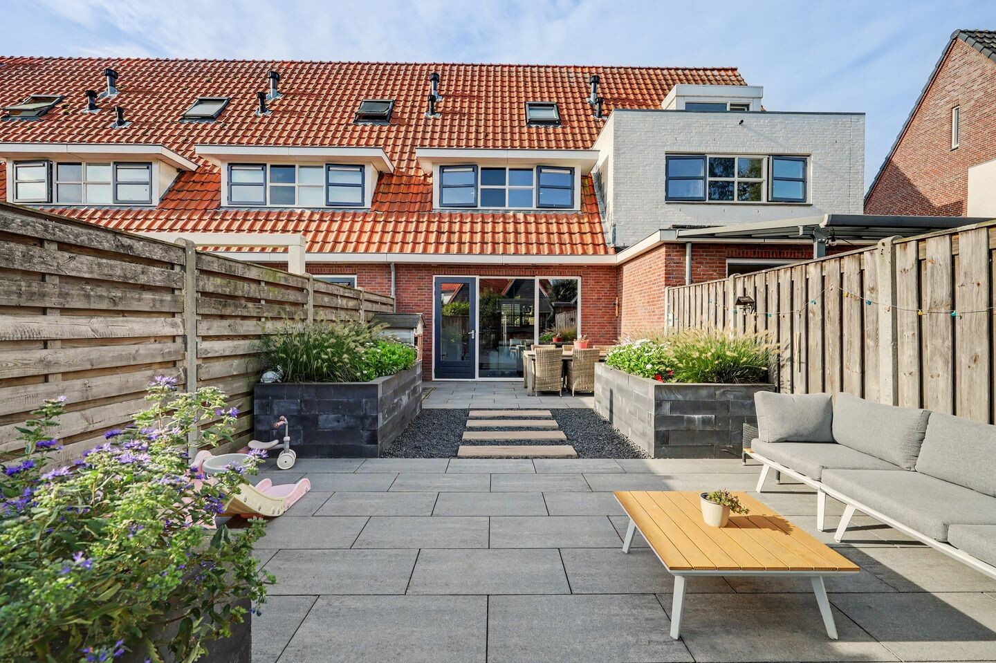 Tussenwoning te koop: Robert Johnsonstraat 73, Middelburg