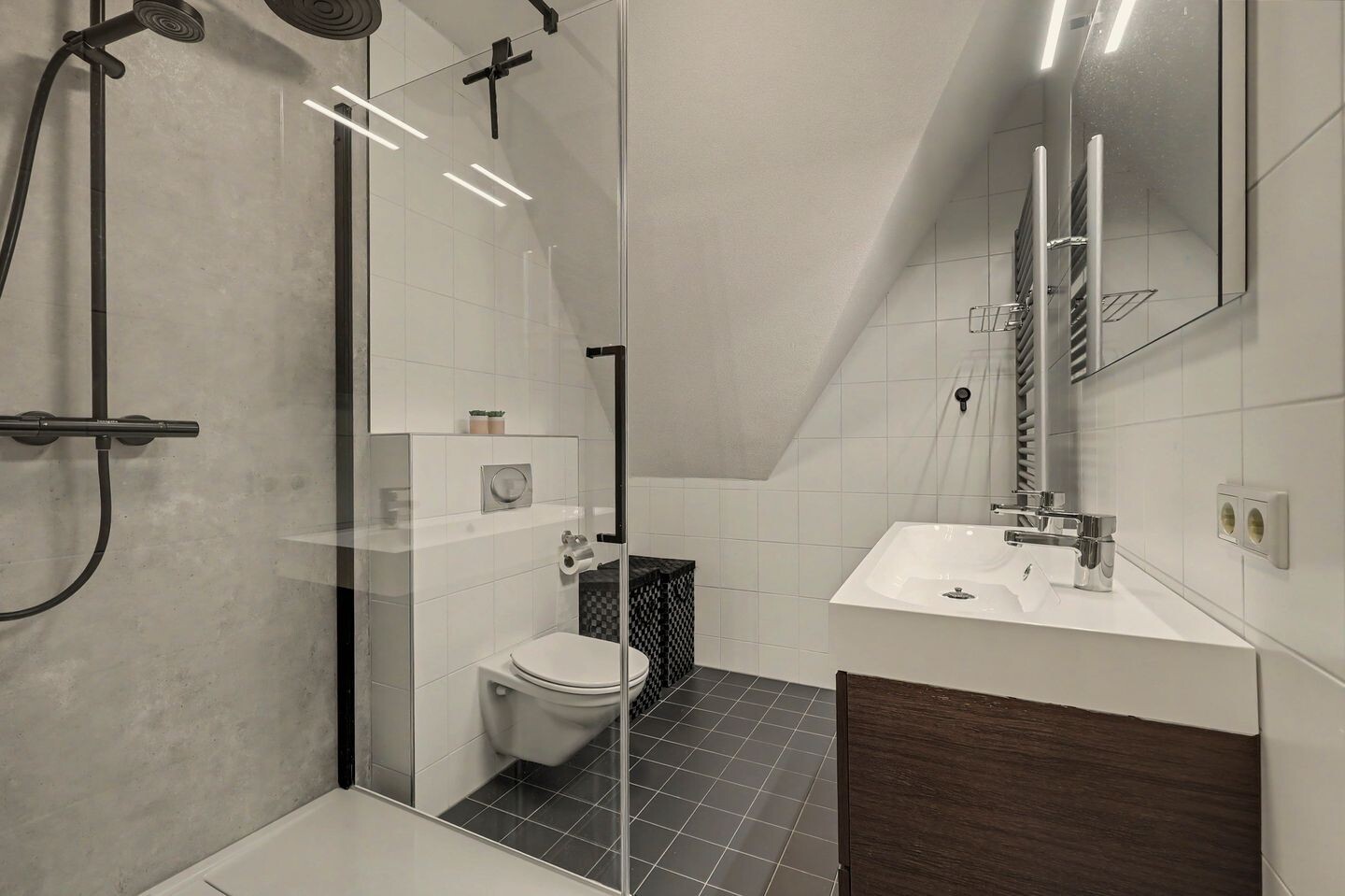 Tussenwoning te koop: Robert Johnsonstraat 73, Middelburg