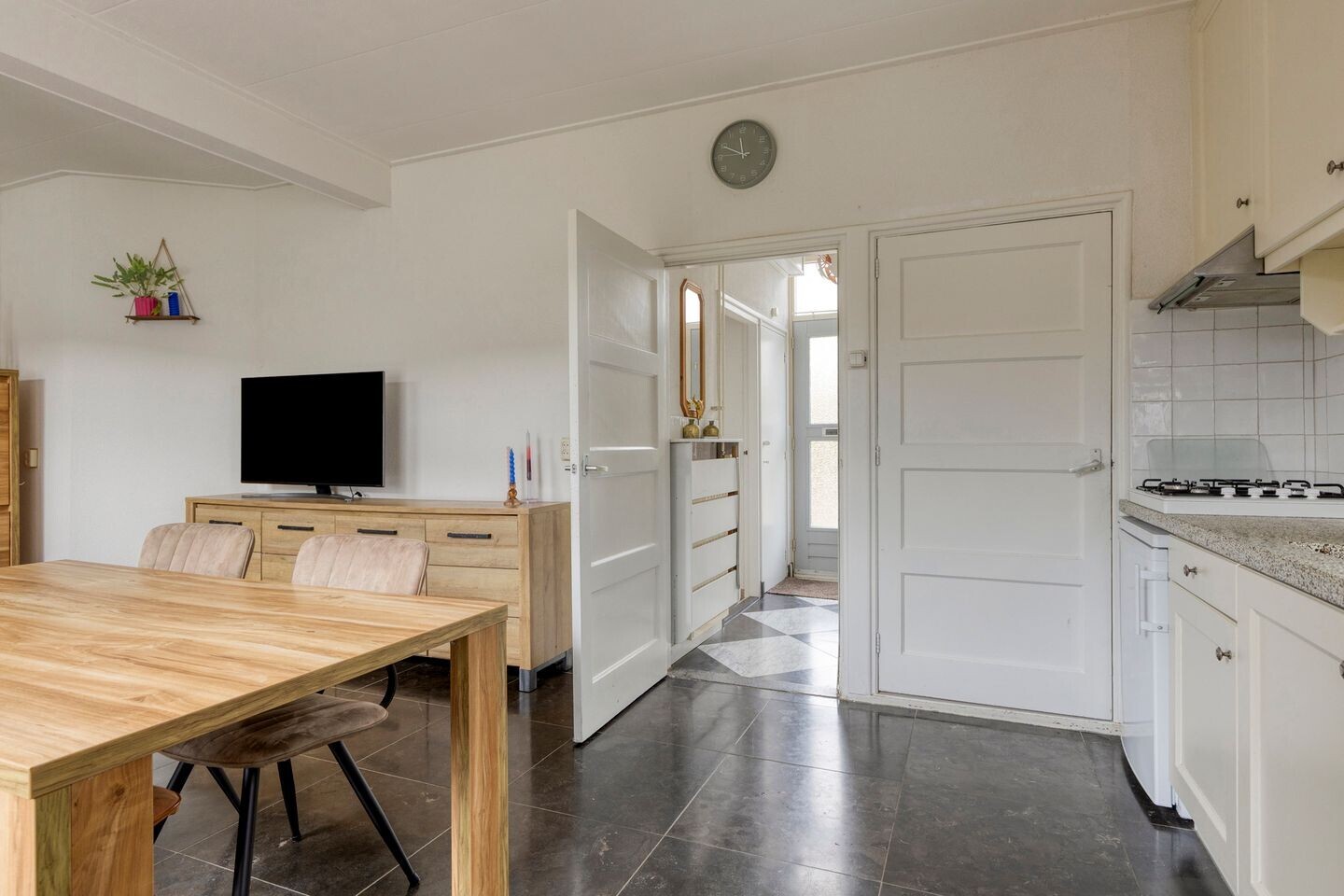 Twee-onder-één-kap te koop: Dorpsstraat 45, Gapinge
