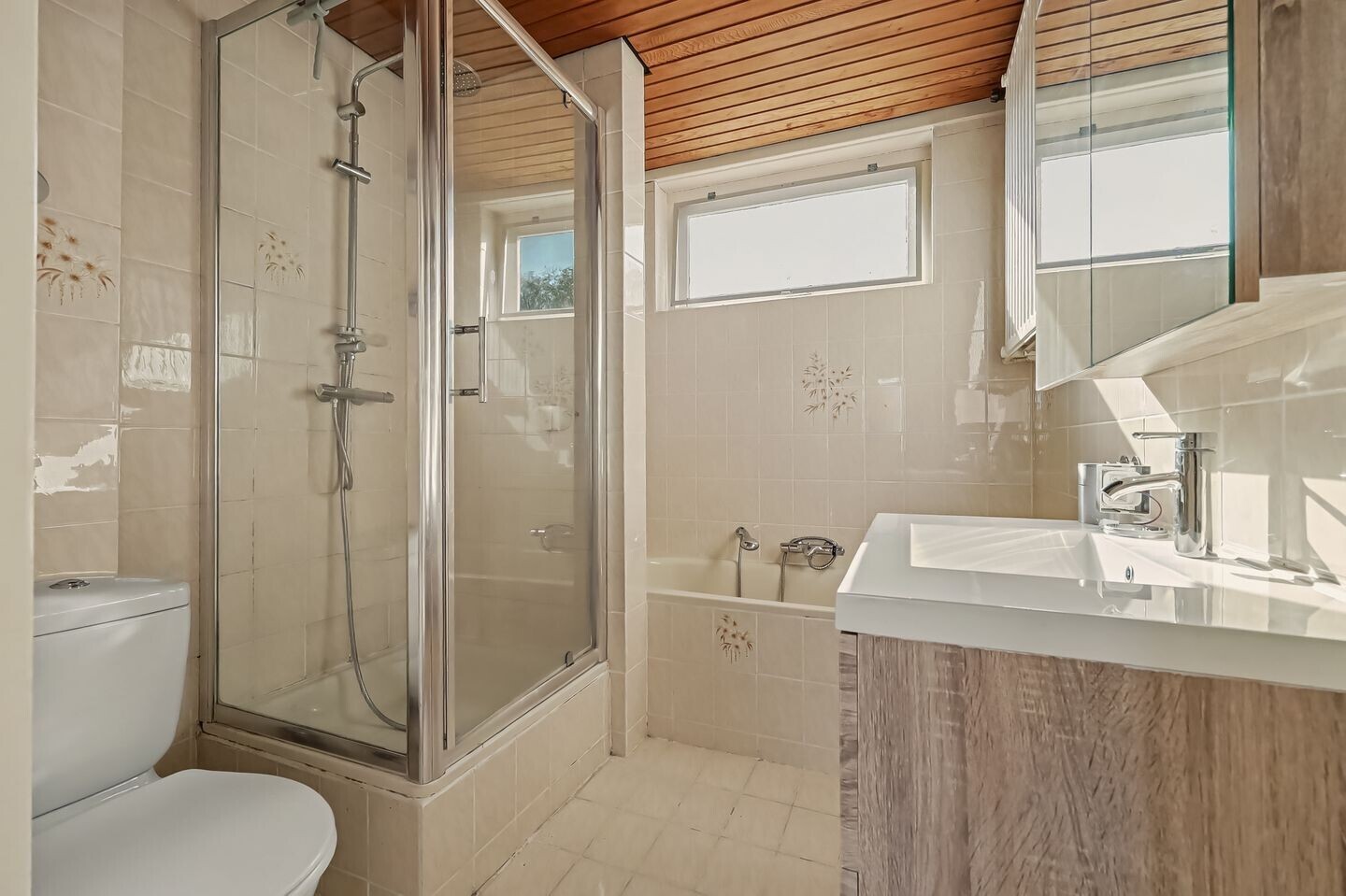 Hoekwoning te koop: Luijksberglaan 12, Serooskerke