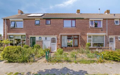 E.D. van den Broeckestraat 11