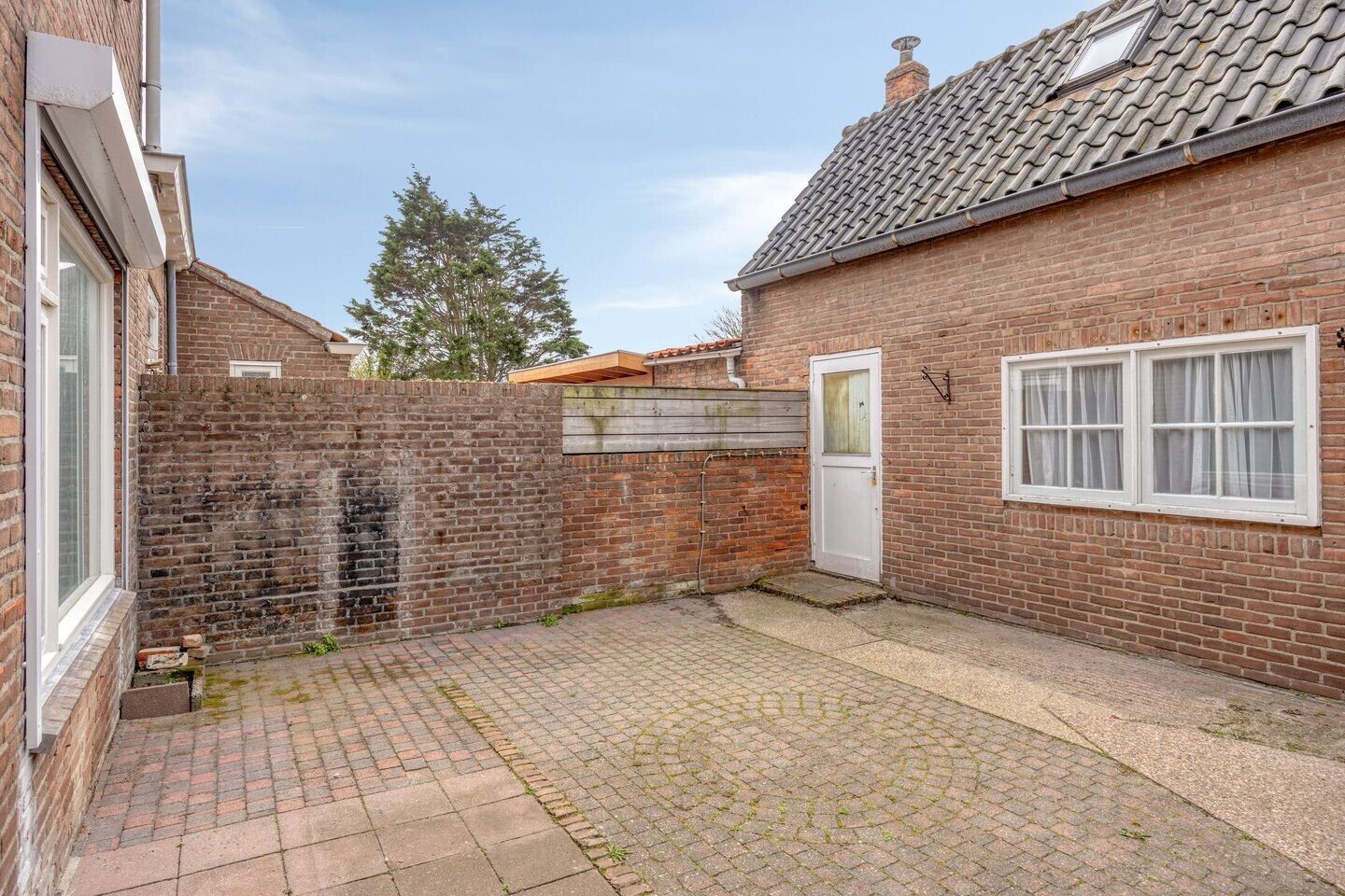 Twee-onder-één-kap te koop: Van Voorthuijsenstraat 3, Domburg