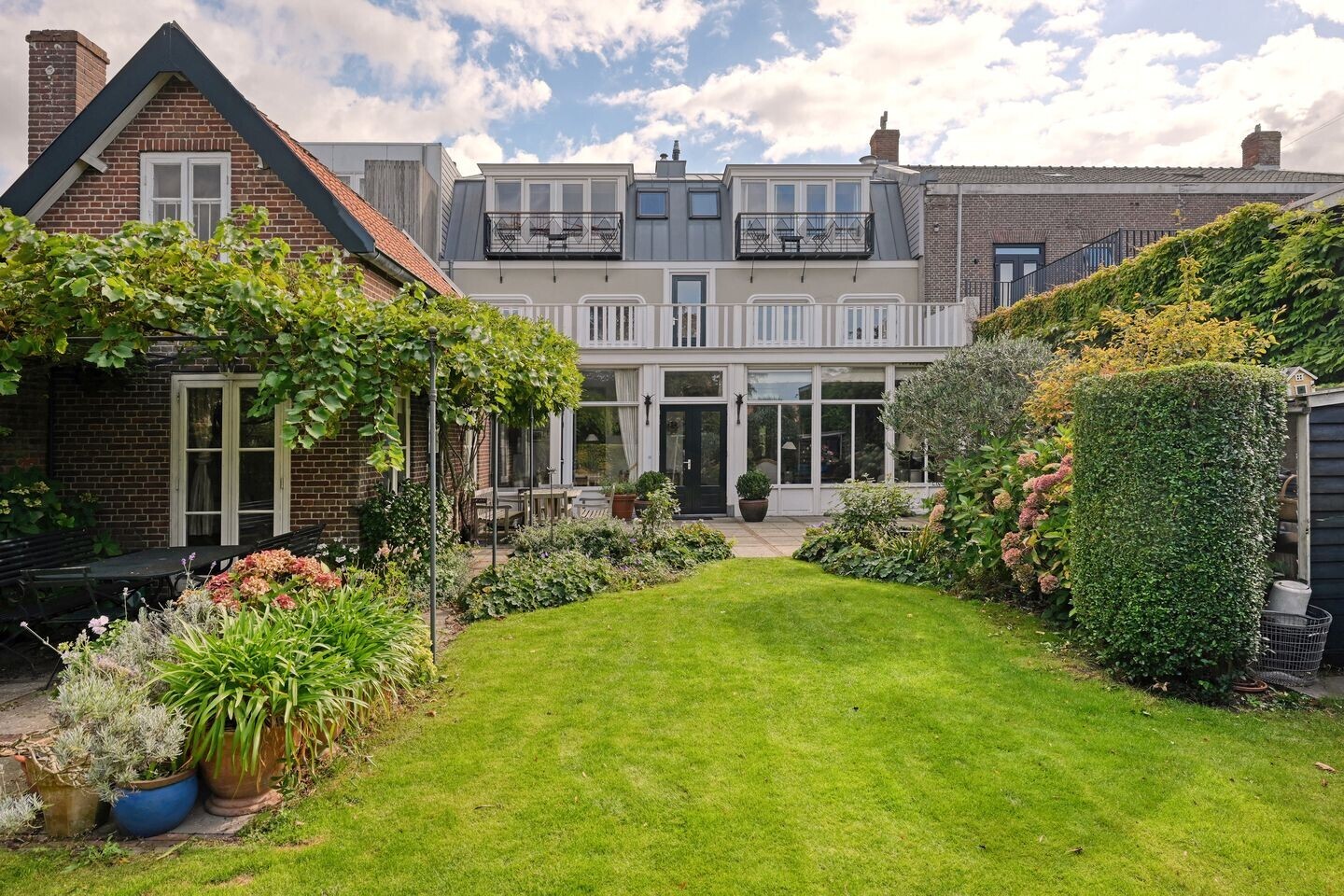 Tussenwoning te koop: Weststraat 16, Domburg