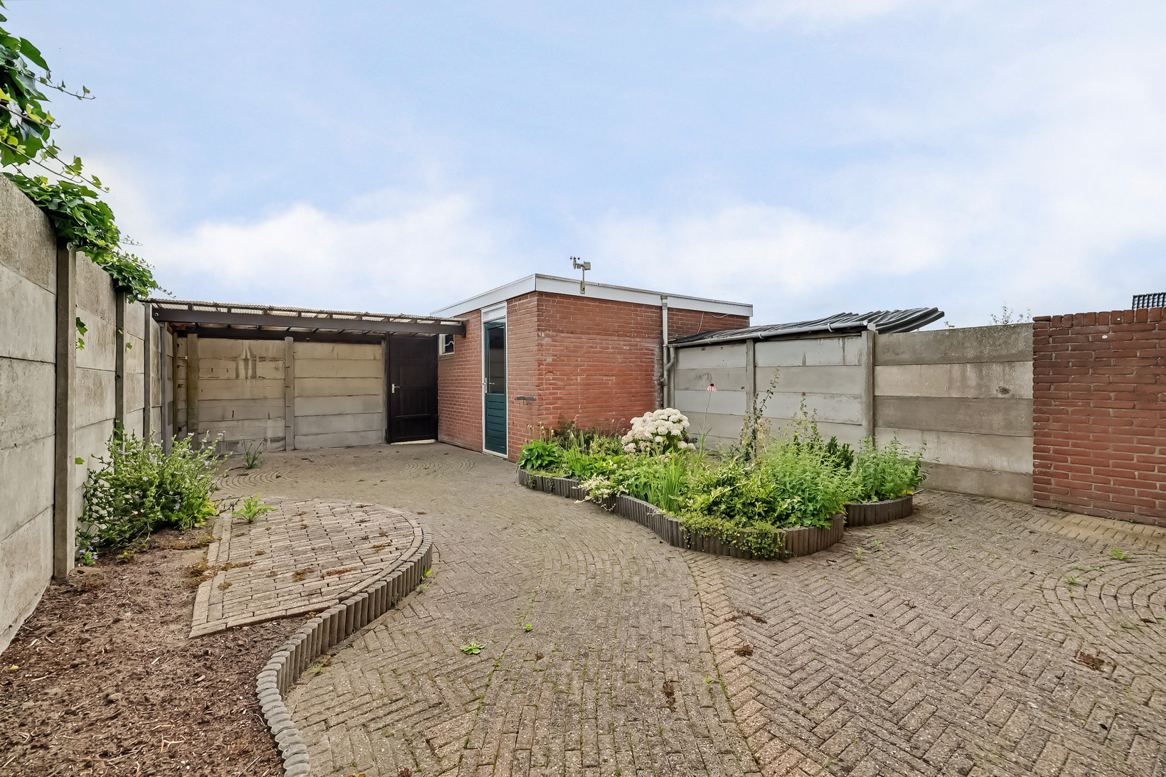 Tussenwoning te koop: Burgemeester Geuzestraat 31, Aagtekerke