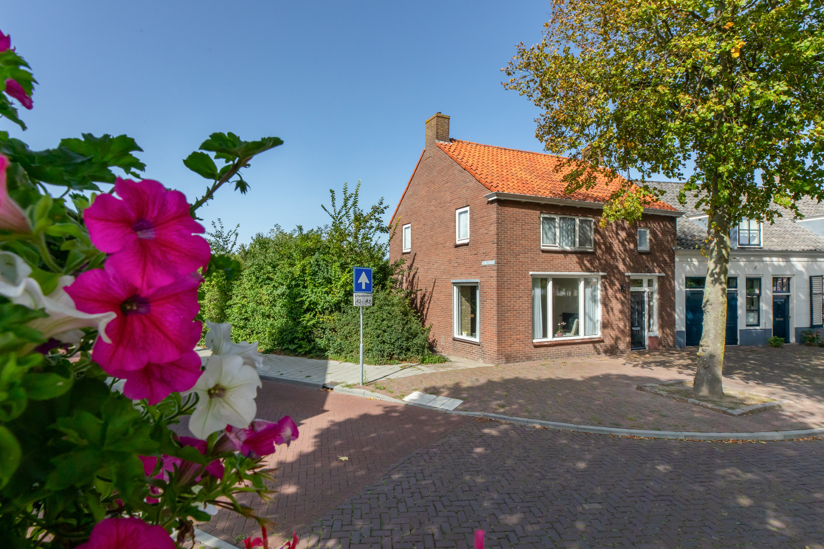 Hoekwoning te koop: Dorpsplein 14, Koudekerke