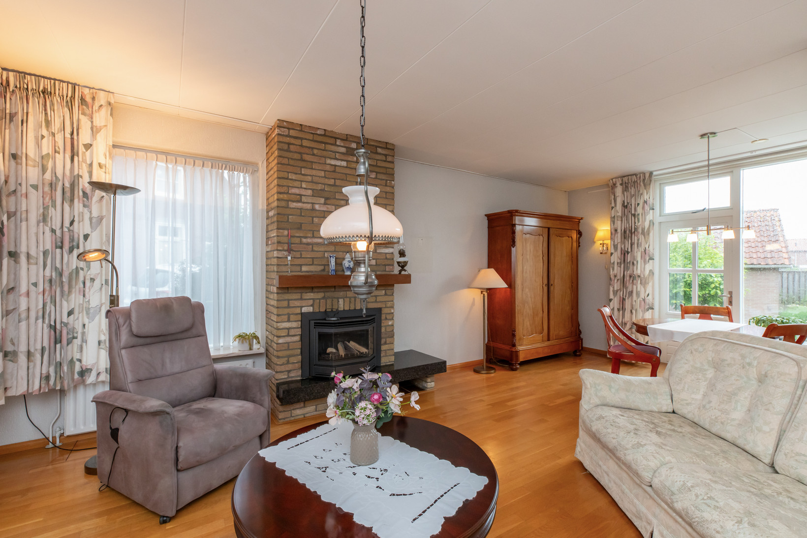 Hoekwoning te koop: Dorpsplein 14, Koudekerke