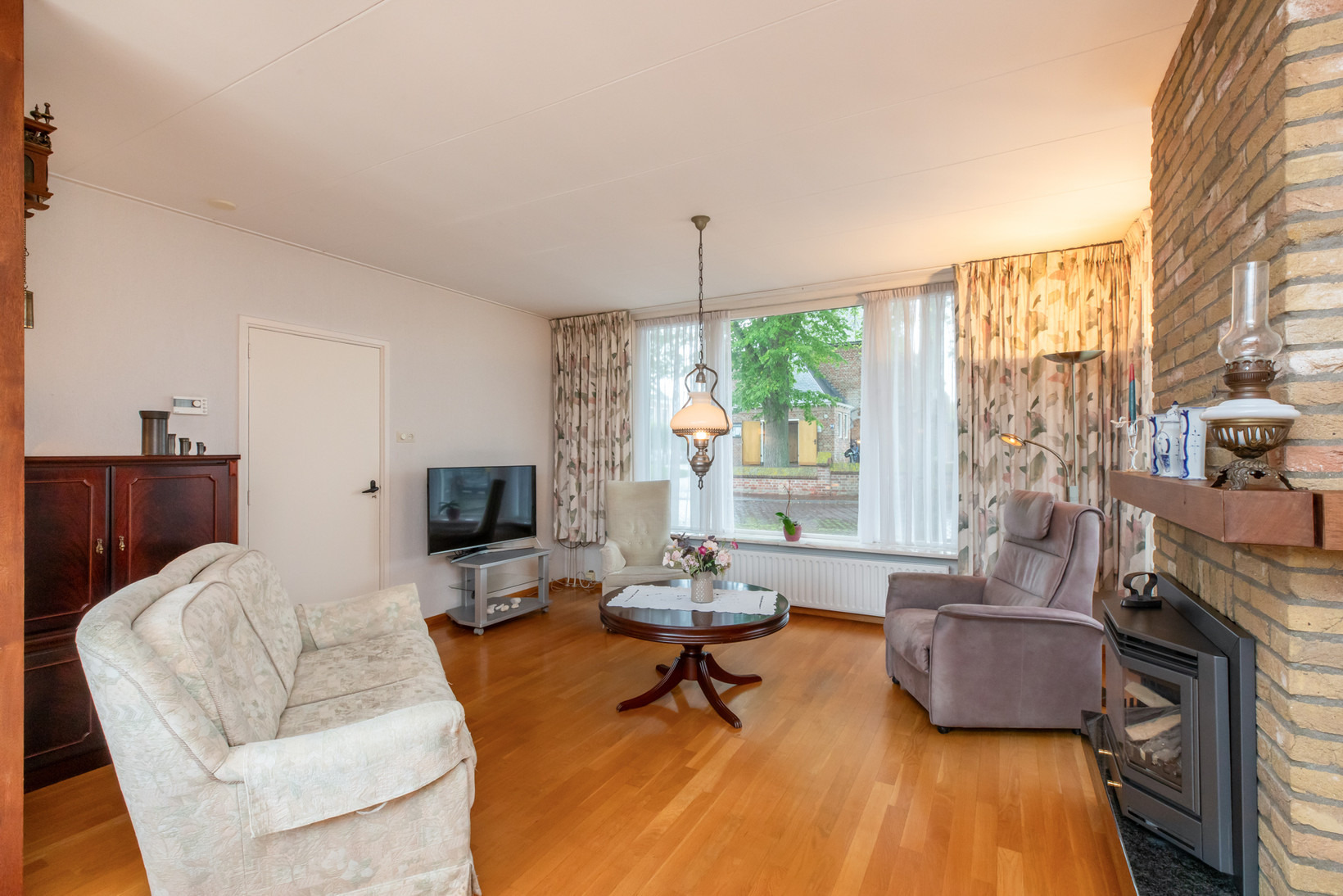 Hoekwoning te koop: Dorpsplein 14, Koudekerke