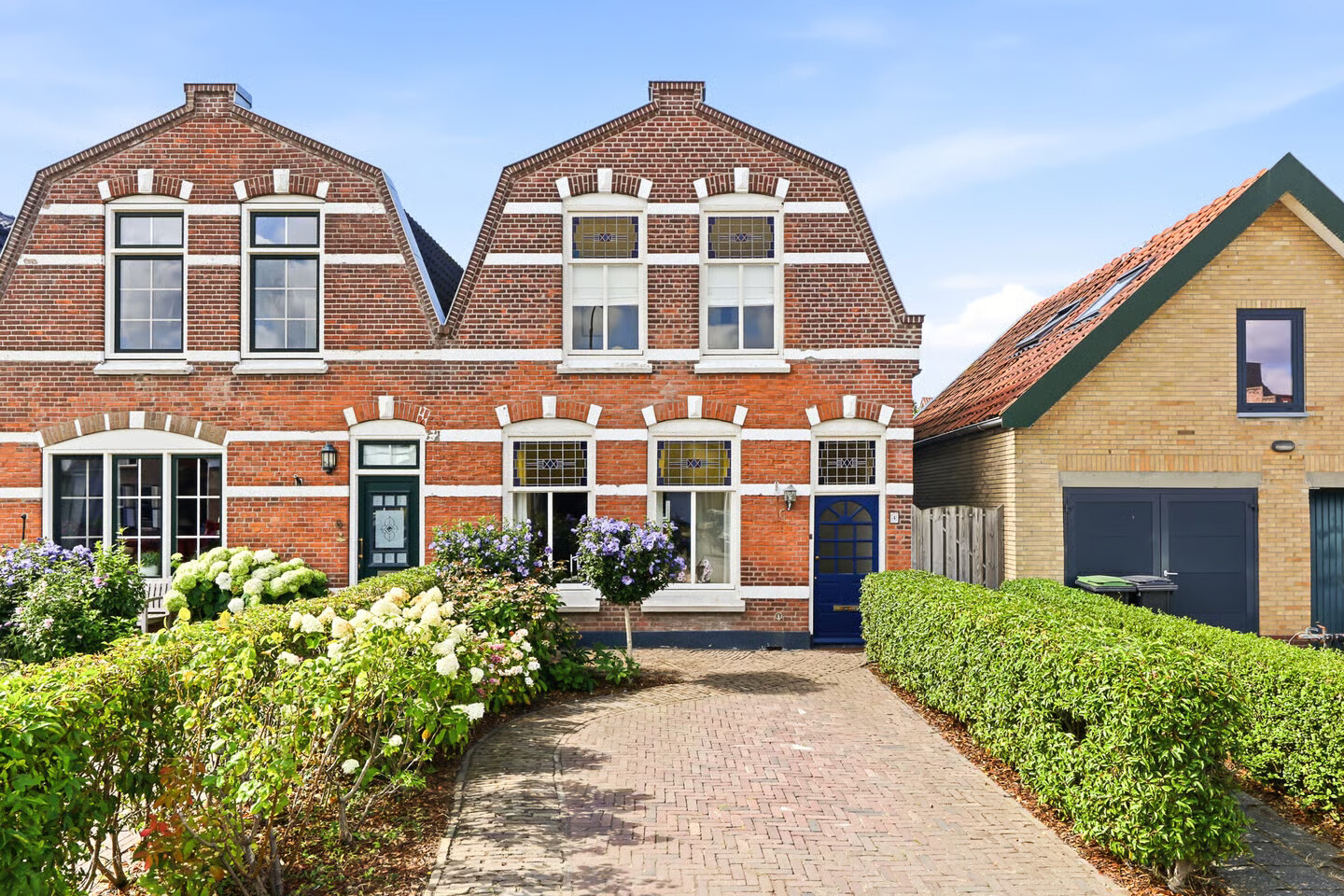 Hoekwoning te koop: Kerkhoflaan 4, Koudekerke