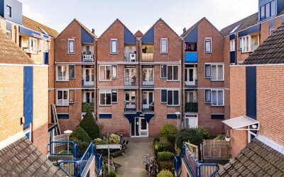 Van Dishoec. 132