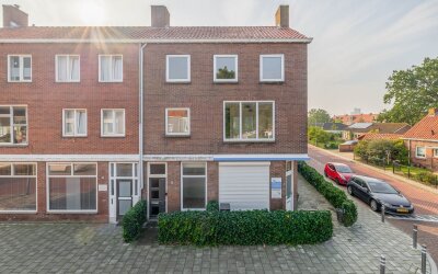 Hogeweg 84