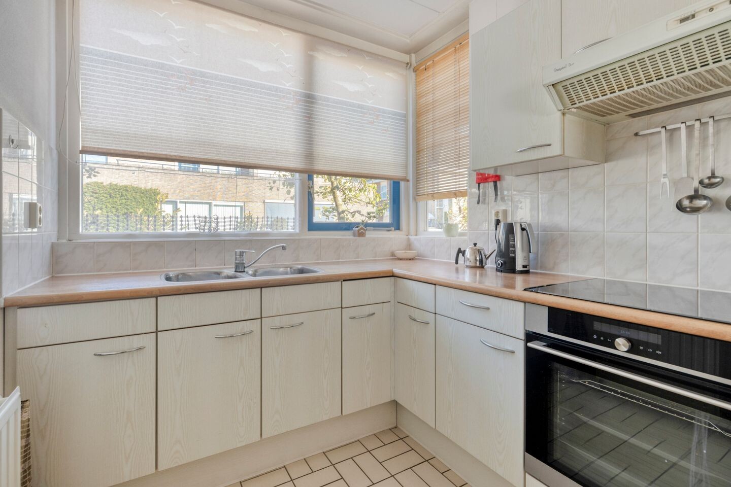 Tussenwoning te koop: Ruys de Beerenbrouckstraat 145, Vlissingen