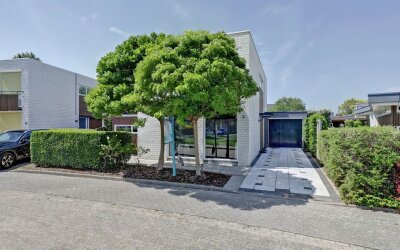 Nienke van Hichtumlaan 3