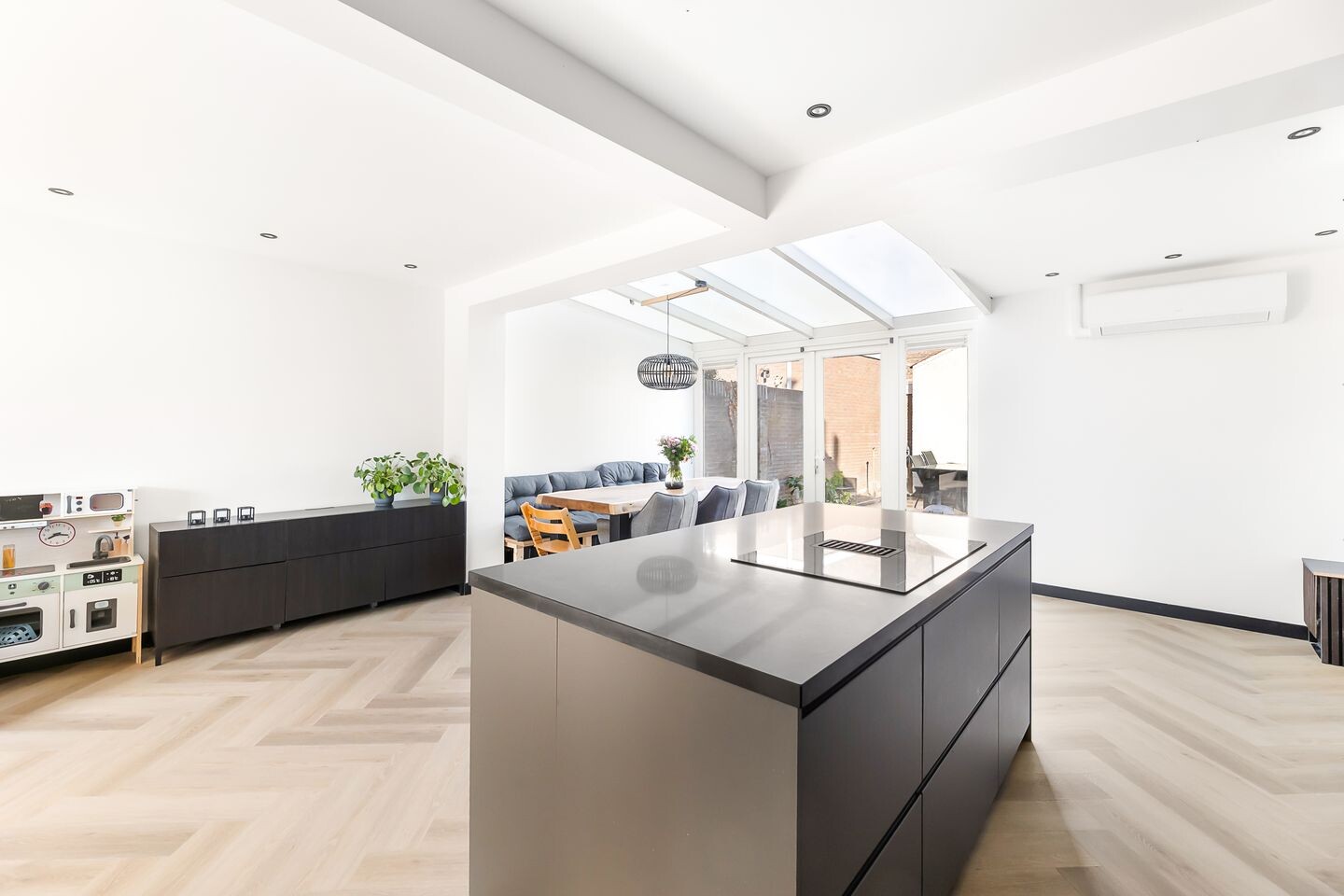 Tussenwoning te koop: Van Doornlaan 34, Vlissingen