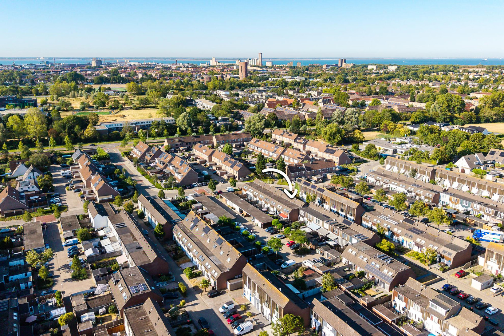 Tussenwoning te koop: Kanariesprenk 227, Vlissingen