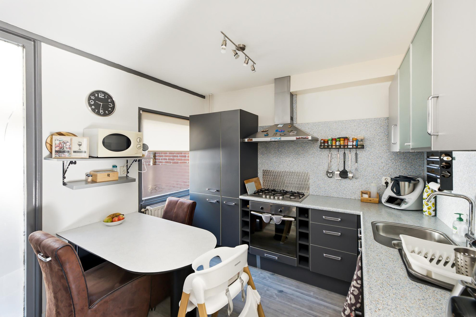 Tussenwoning te koop: Kanariesprenk 227, Vlissingen