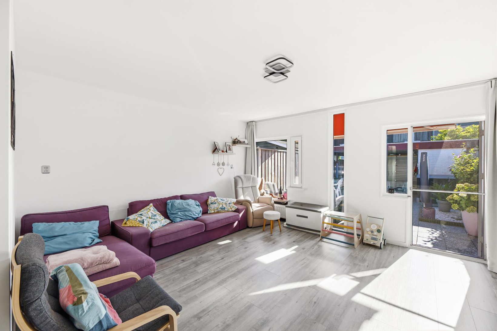 Tussenwoning te koop: Kanariesprenk 227, Vlissingen