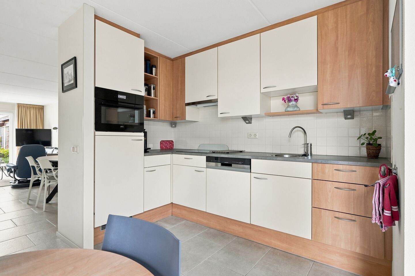 Tussenwoning te koop: Haagland 28, Vlissingen
