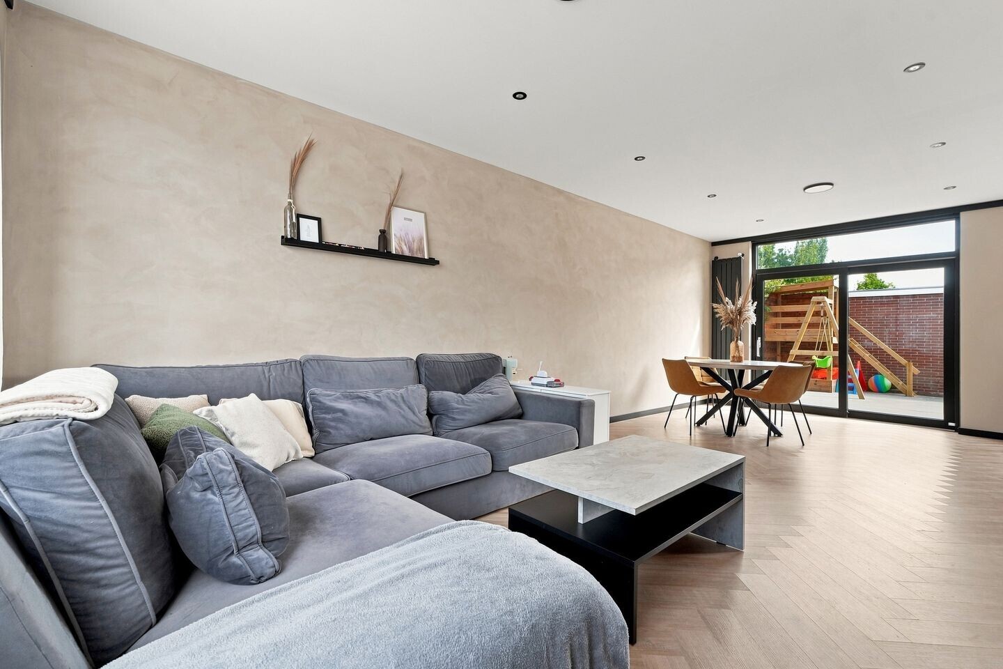 Hoekwoning te koop: Wittezeestraat 49, Oost-Souburg