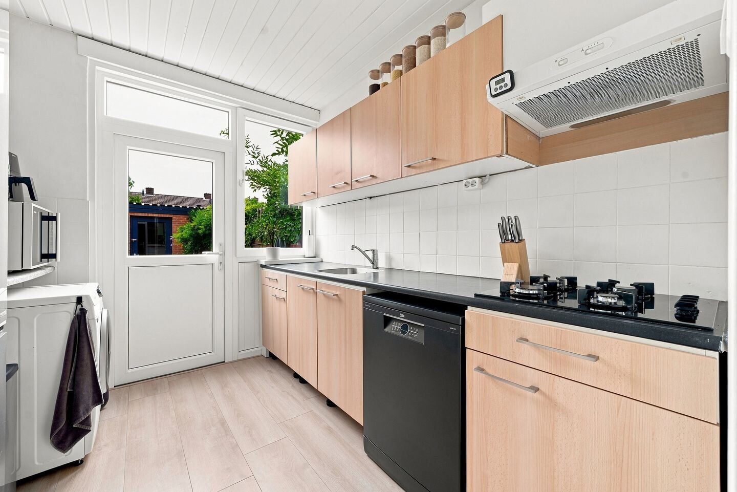 Tussenwoning te koop: Burgemeester Stemerdinglaan 190, Oost-Souburg