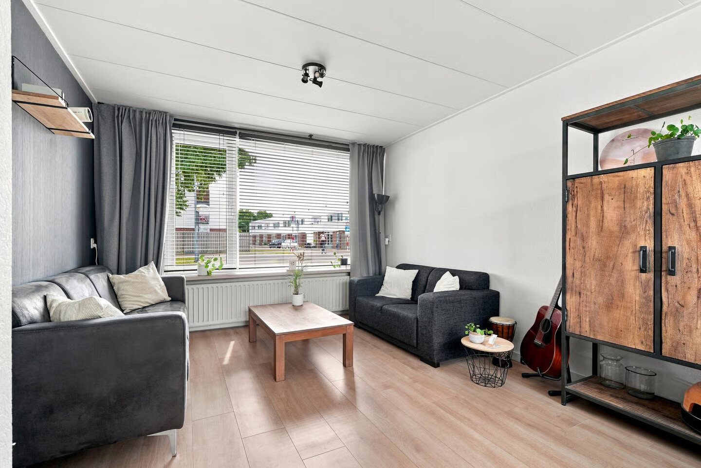 Tussenwoning te koop: Burgemeester Stemerdinglaan 190, Oost-Souburg