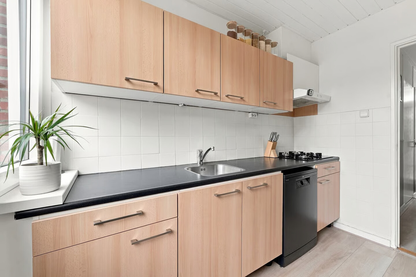 Tussenwoning te koop: Burgemeester Stemerdinglaan 190, Oost-Souburg