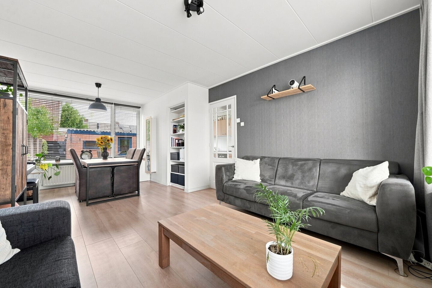 Tussenwoning te koop: Burgemeester Stemerdinglaan 190, Oost-Souburg