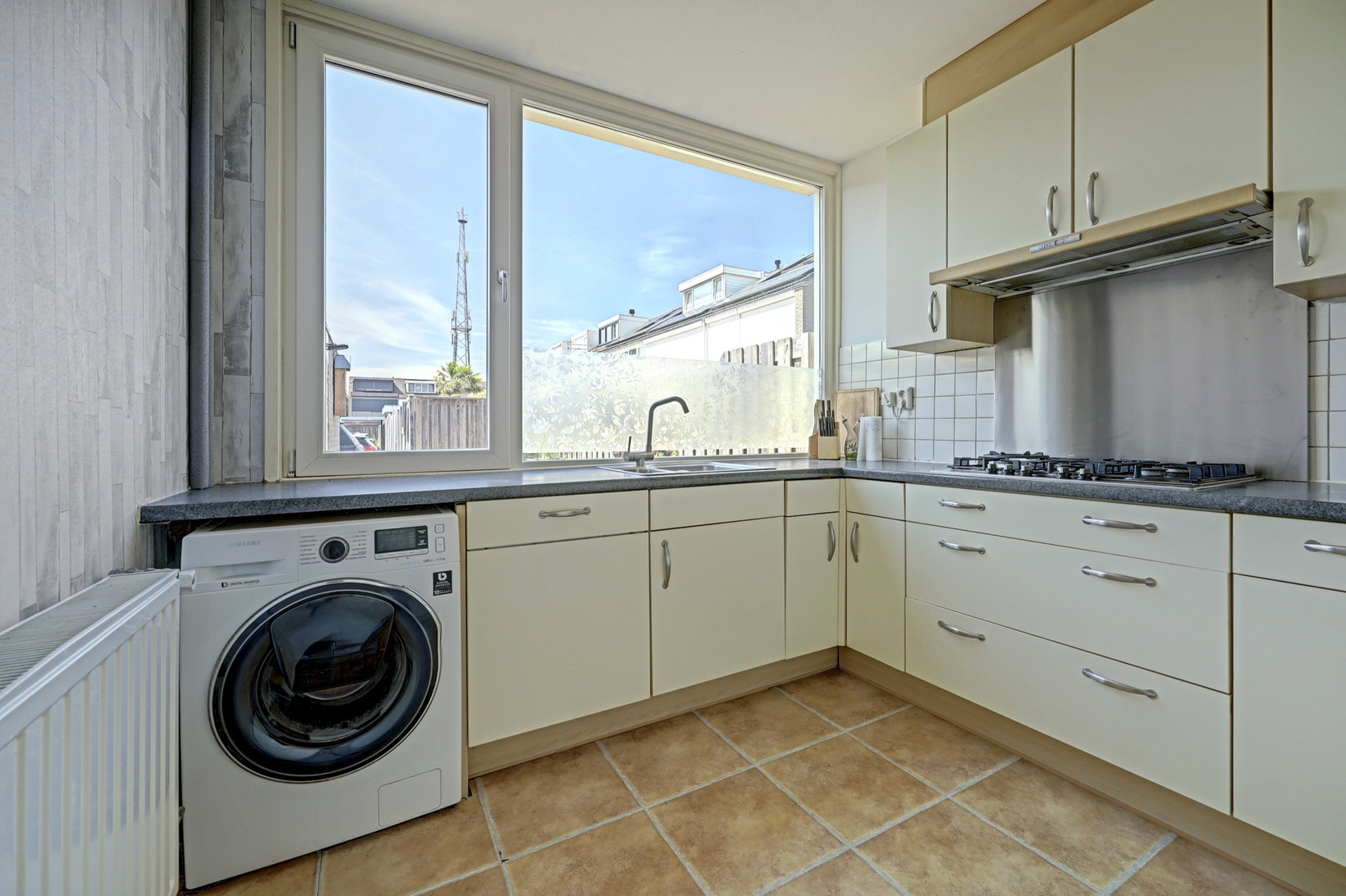 Tussenwoning te koop: Spaarnestraat 26, Oost-Souburg