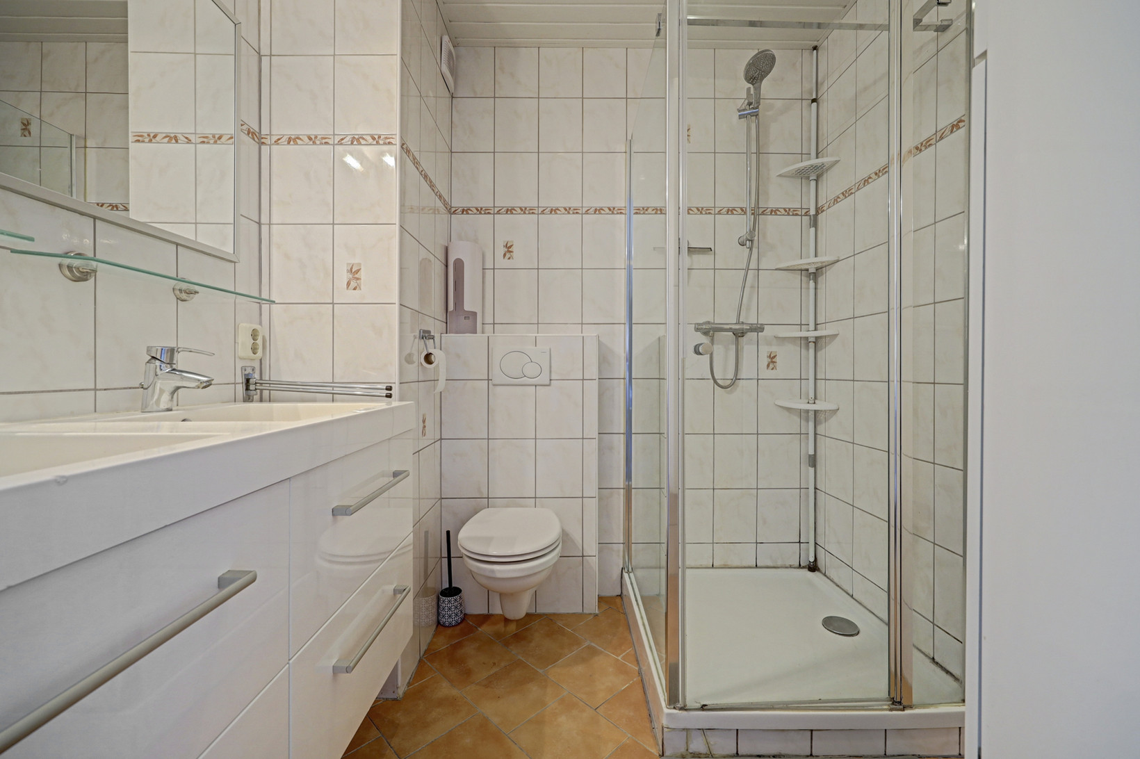 Tussenwoning te koop: Spaarnestraat 26, Oost-Souburg