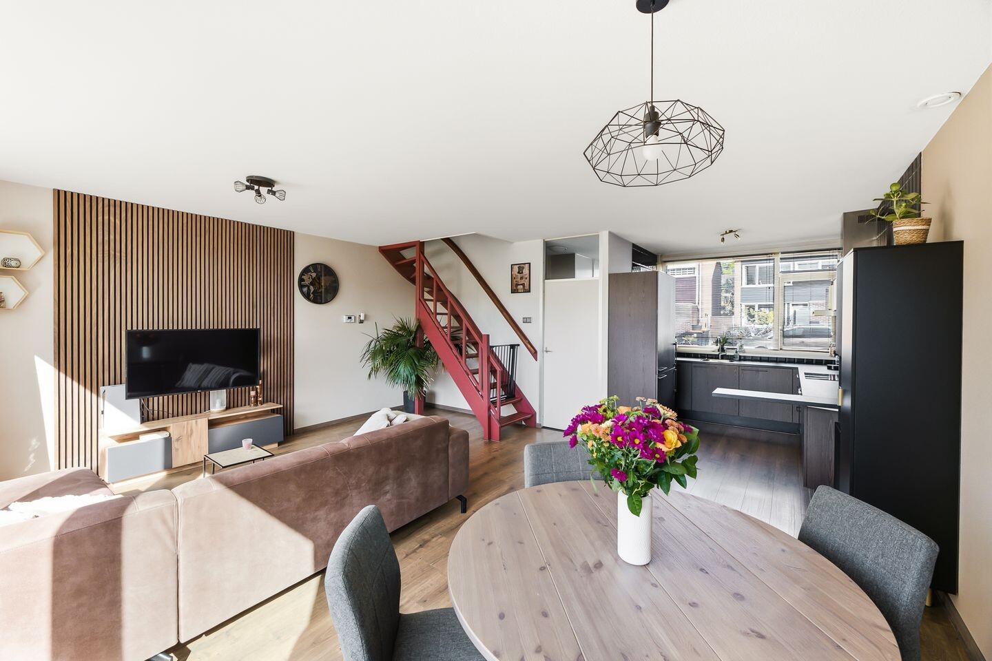 Tussenwoning te koop: Ijsselstraat 15, Oost-Souburg