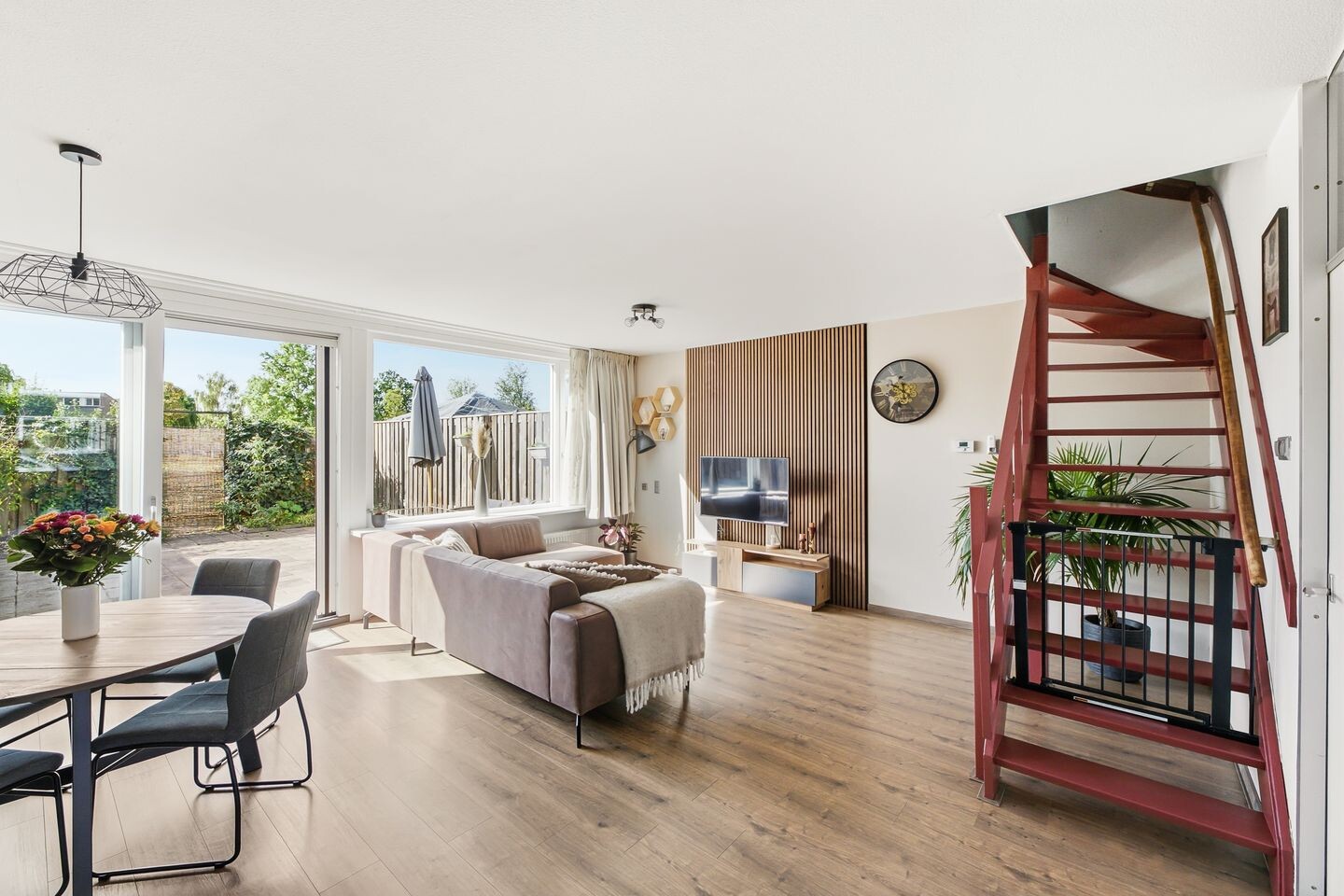 Tussenwoning te koop: Ijsselstraat 15, Oost-Souburg