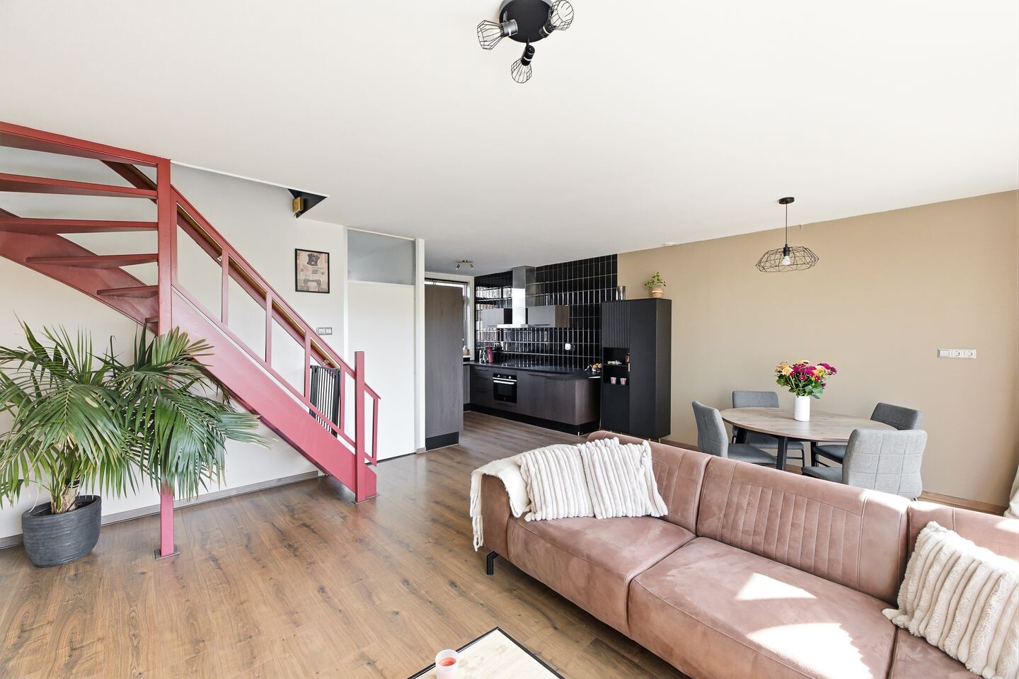 Tussenwoning te koop: Ijsselstraat 15, Oost-Souburg