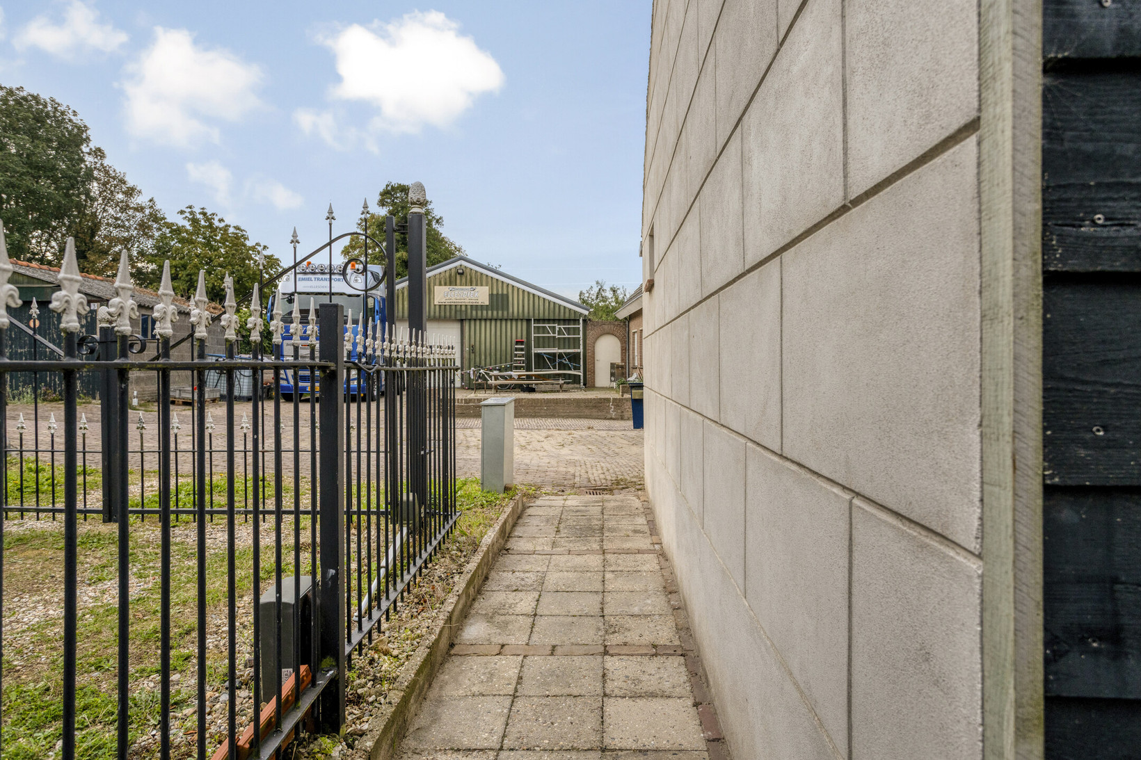 Twee-onder-één-kap te koop: Dijkstraat 2, Ellewoutsdijk
