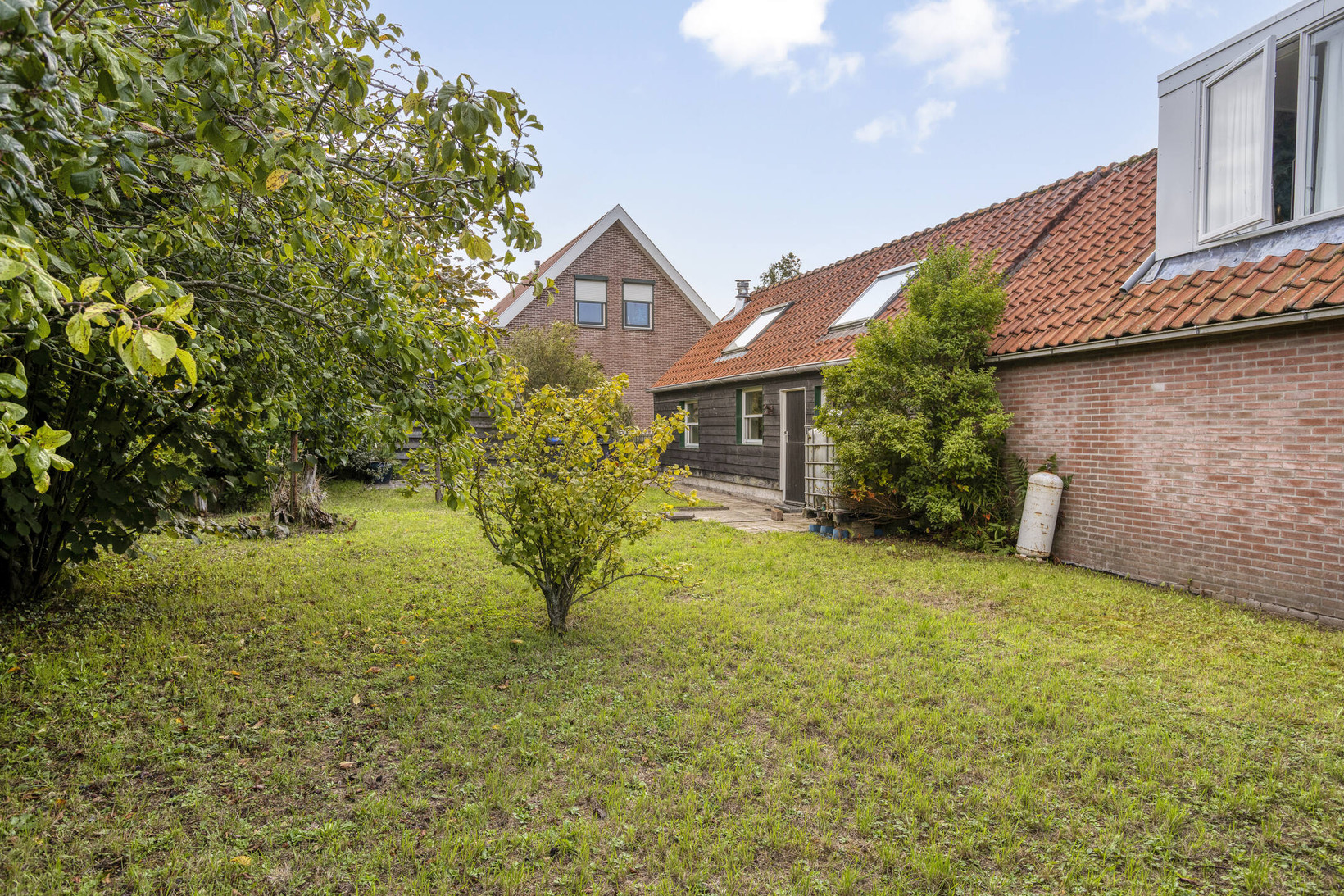 Twee-onder-één-kap te koop: Dijkstraat 2, Ellewoutsdijk