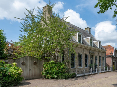 Dorpsplein 35