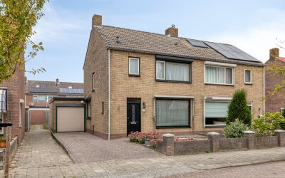Laustraat 27