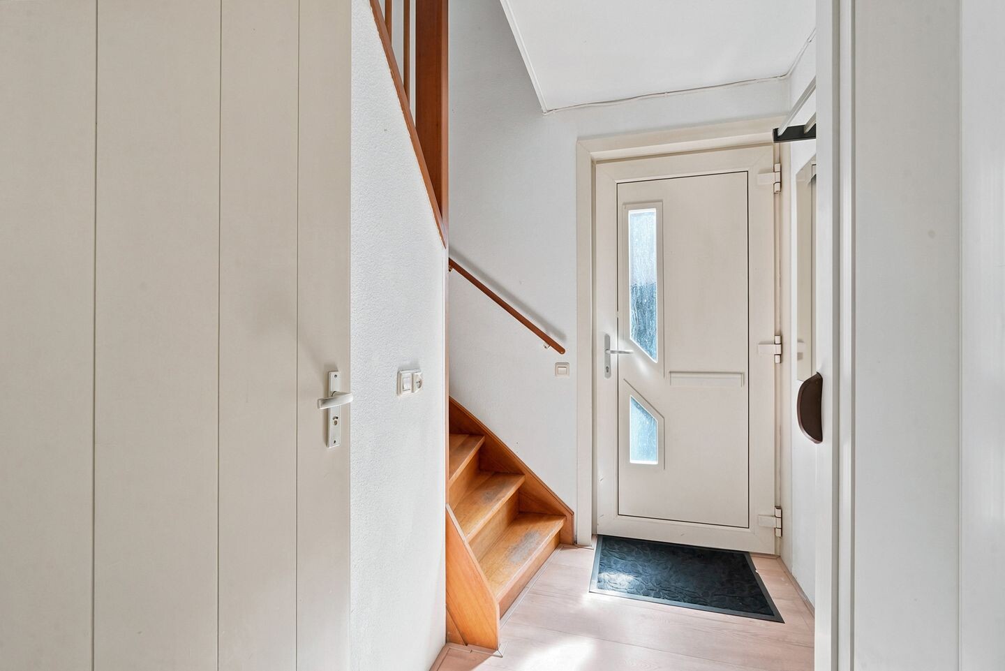 Tussenwoning te koop: Populierenstraat 6, Goes