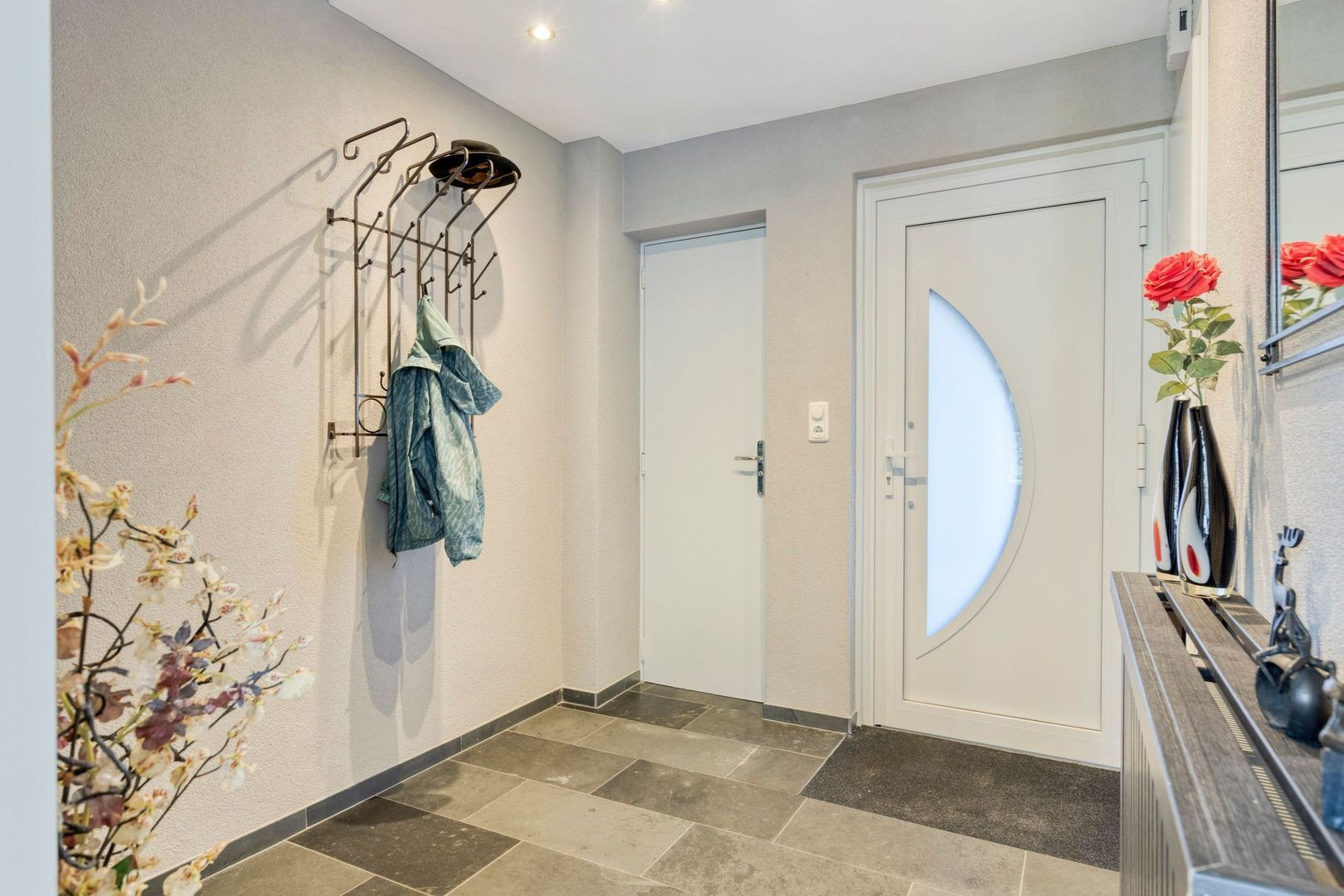 Tussenwoning te koop: Europalaan 56, Goes