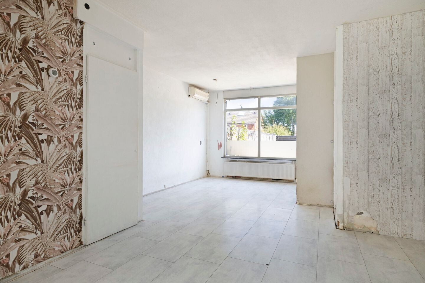 Tussenwoning te koop: Reaganlaan 21, Goes