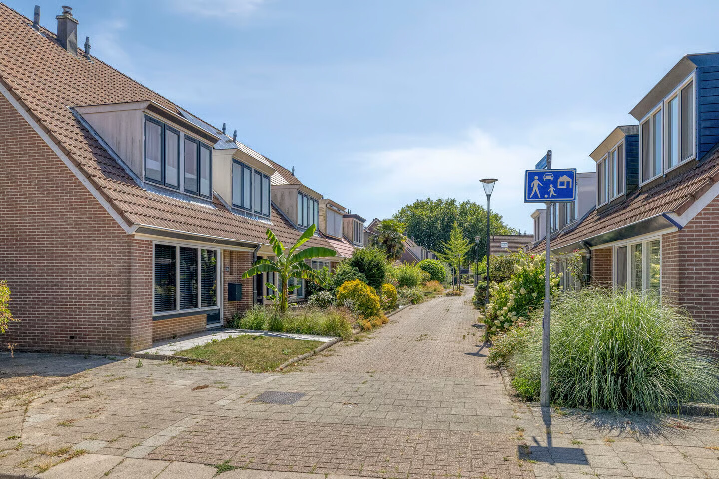 Tussenwoning te koop: Reaganlaan 21, Goes