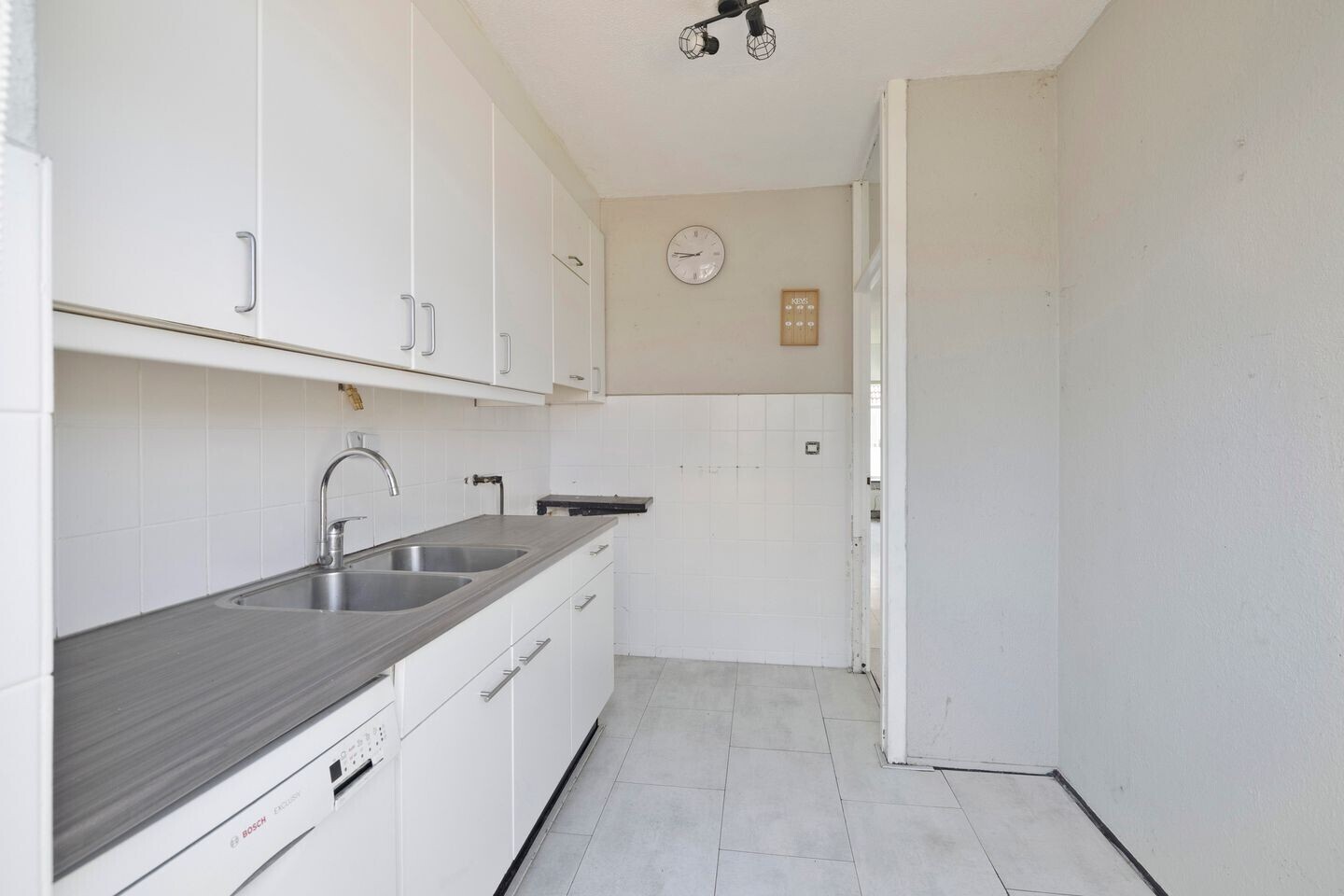 Tussenwoning te koop: Reaganlaan 21, Goes