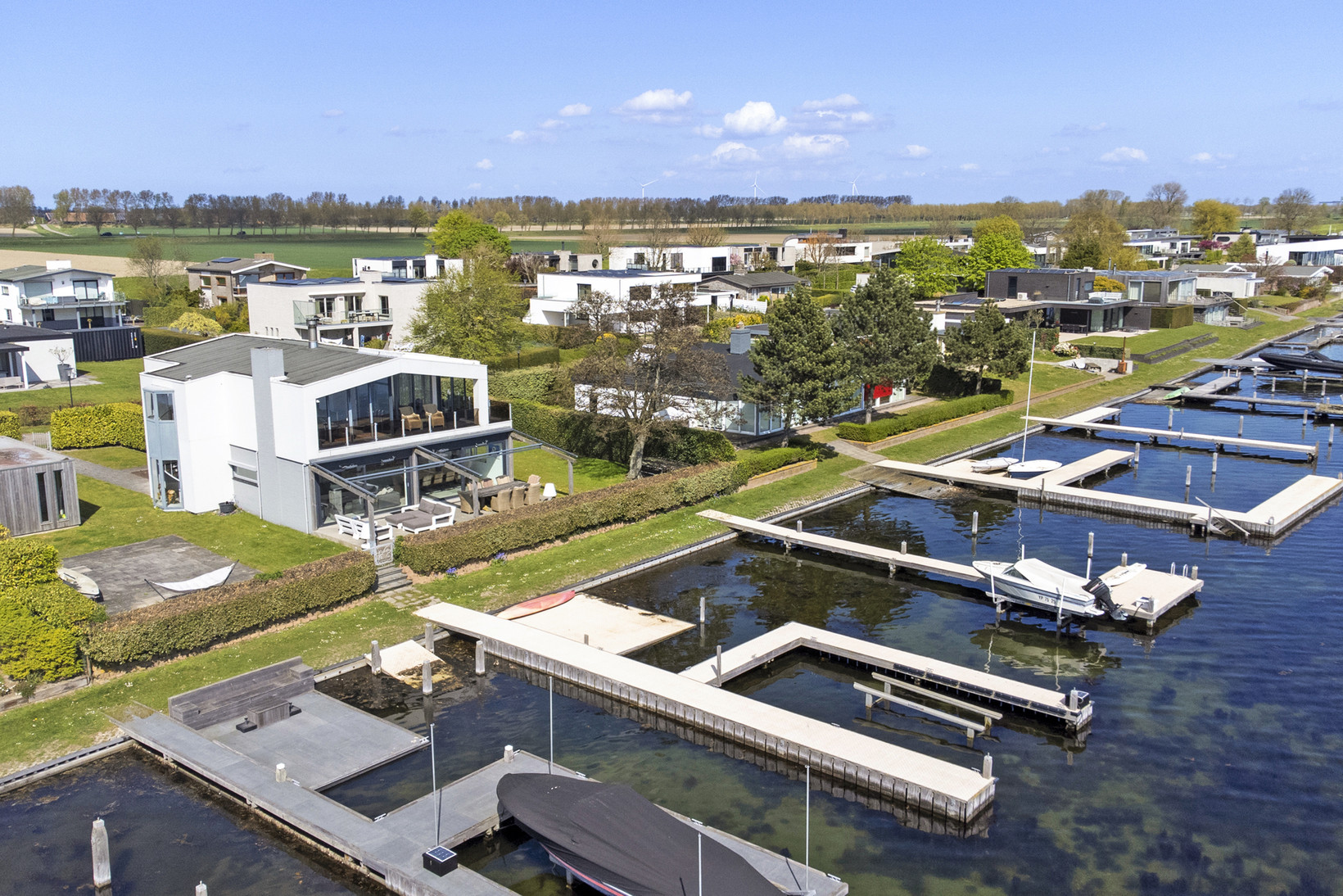 Vrijstaande woning te koop: Valkenlaan 6, Kortgene