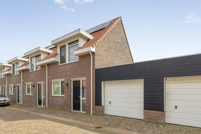 Middenstraat 9