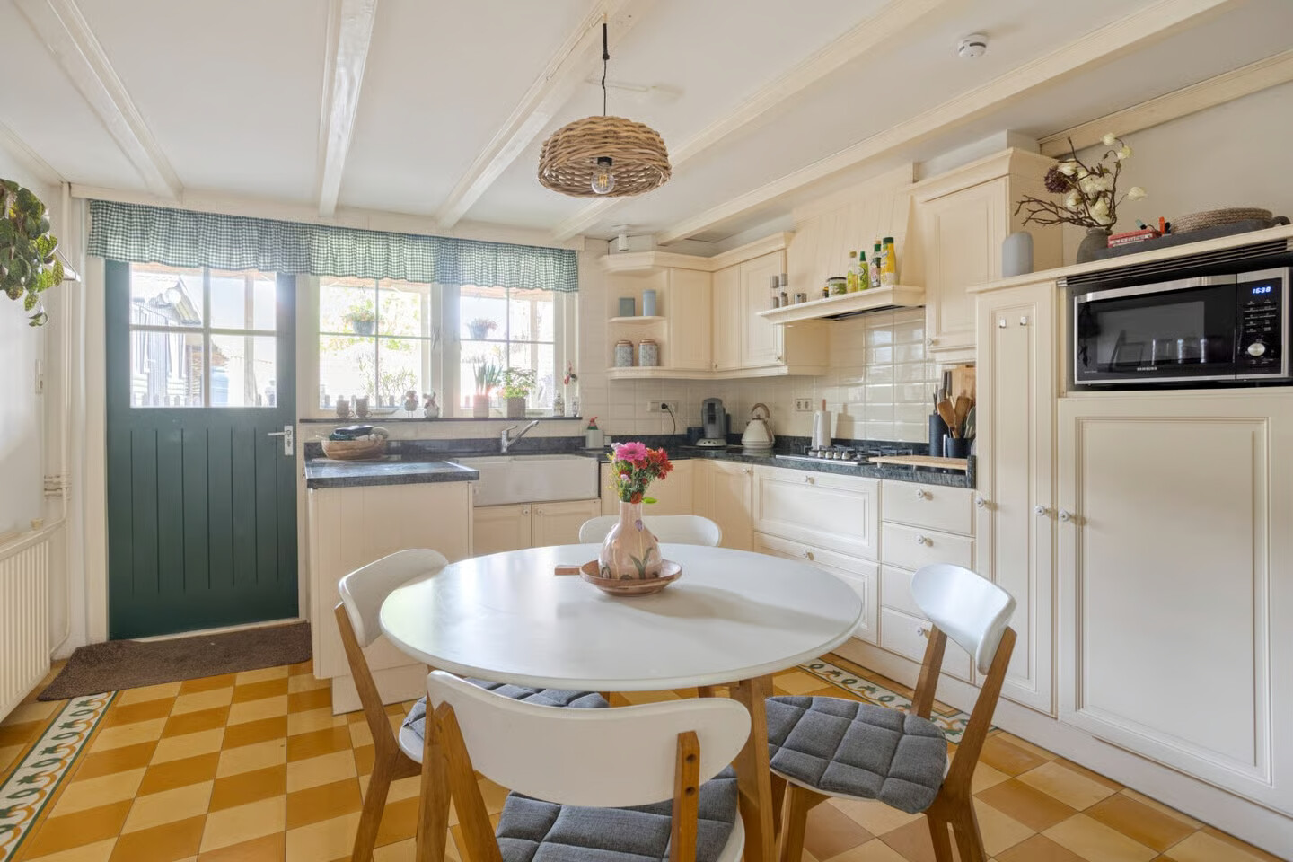 Hoekwoning te koop: Nieuwstraat 36, Oostburg