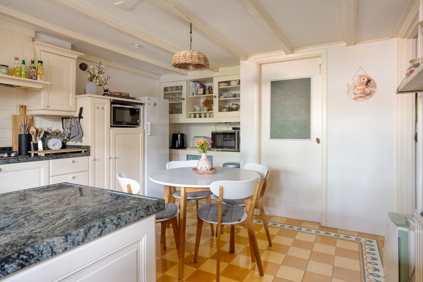 Hoekwoning te koop: Nieuwstraat 36, Oostburg